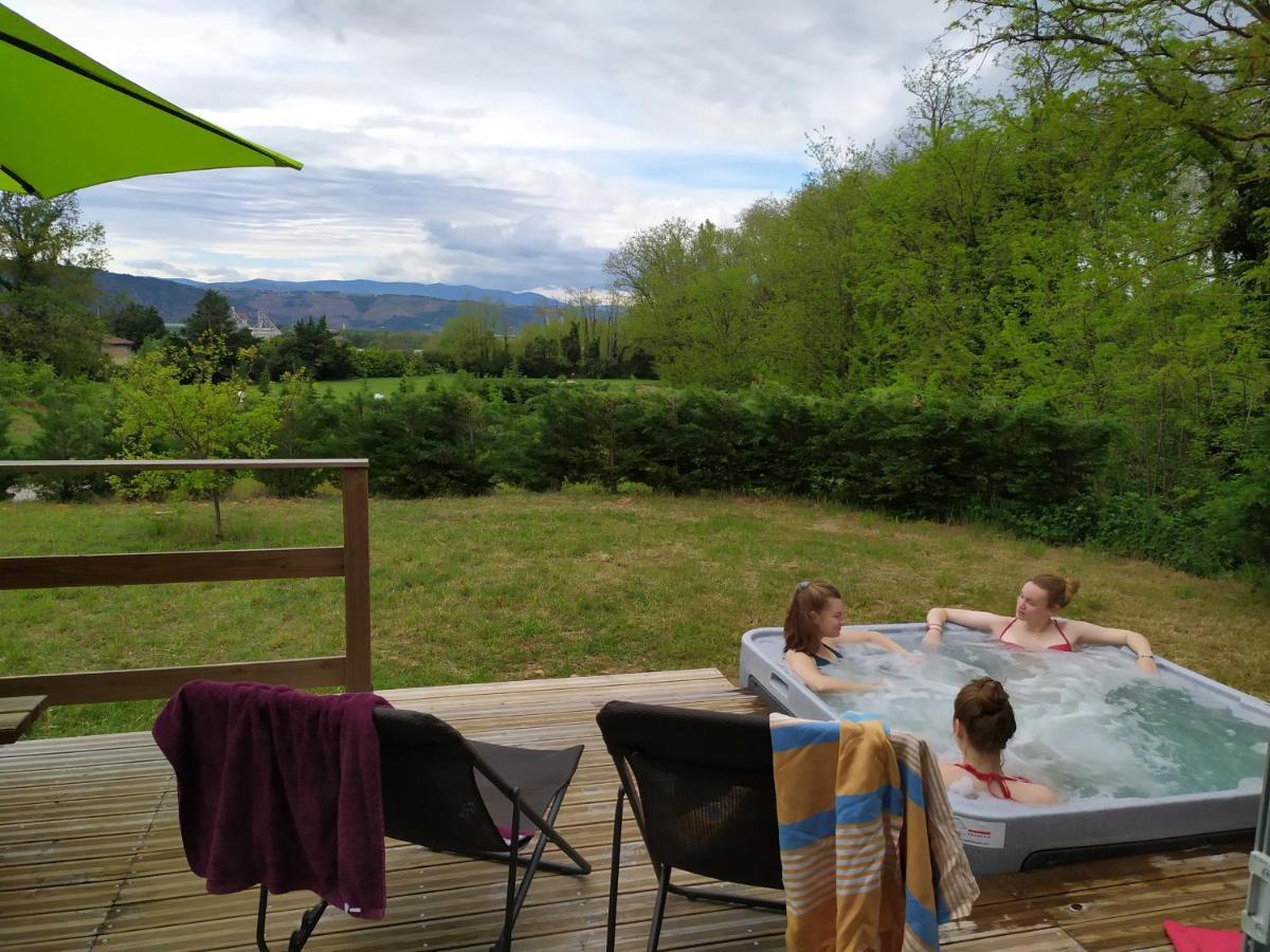 Camping Domaine De Senaud Albon Exteriör bild