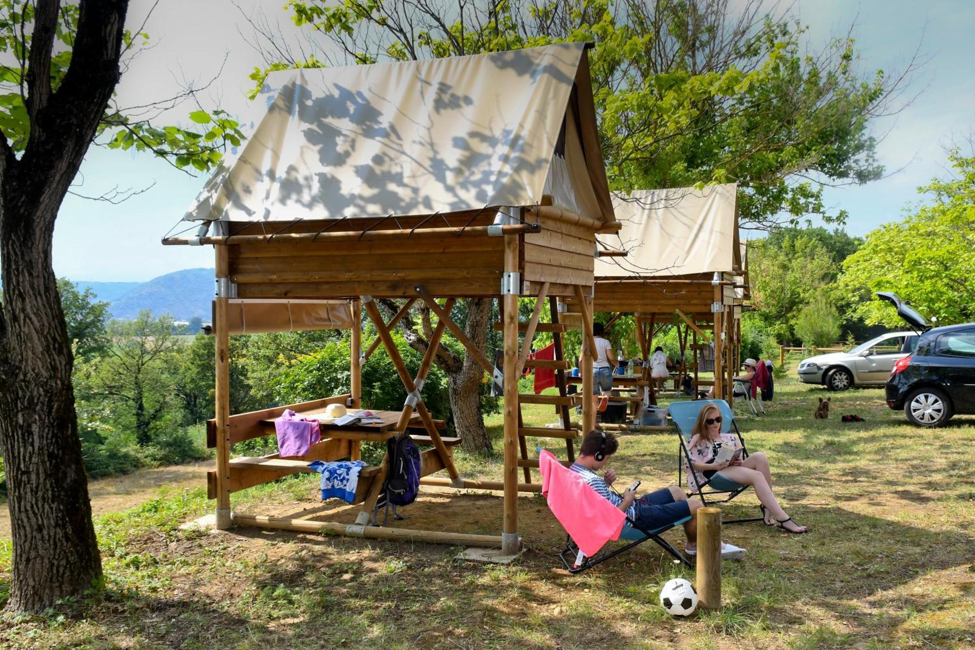 Camping Domaine De Senaud Albon Exteriör bild
